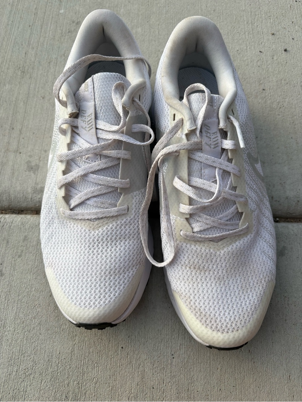 Nike Women's White/Light Gray Running Sneakers
